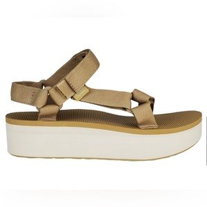 Teva Flatform Universal Lark 9 NWB